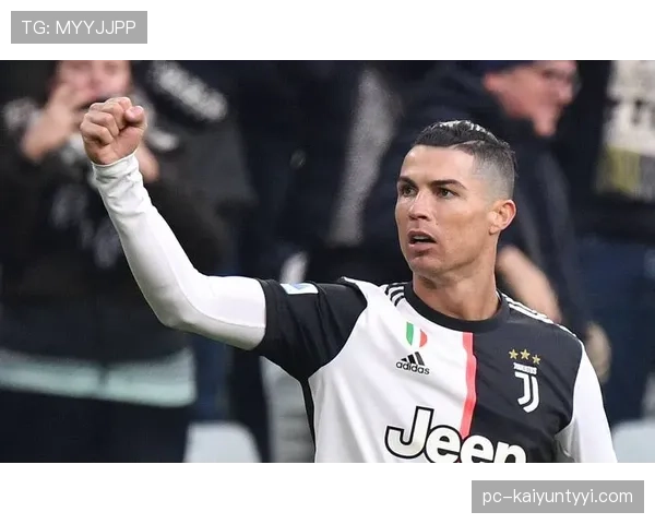 C罗在尤文图斯时期如何适应战术变化并保持稳定输出