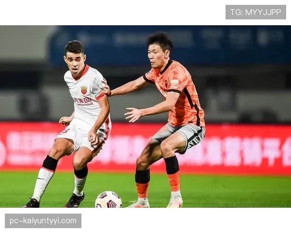 阿拉巴高位逼抢如何强化防守硬度并压制利物浦后防体系